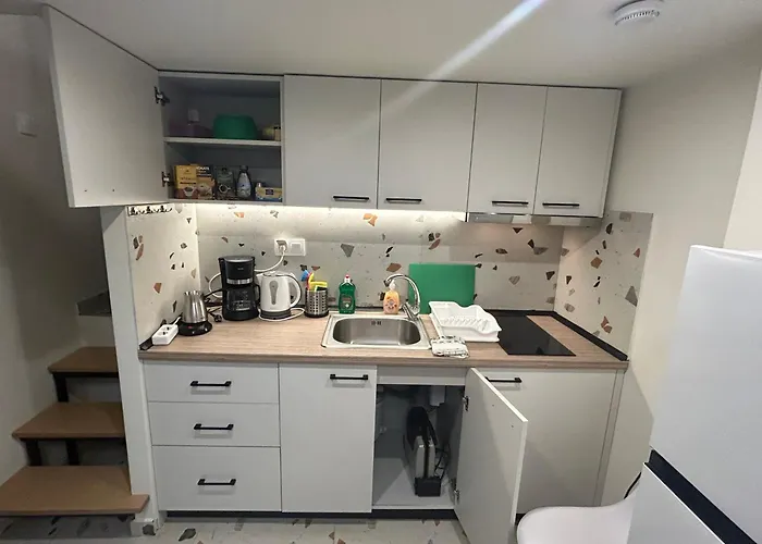 Ano Poli Young Loft דירה *